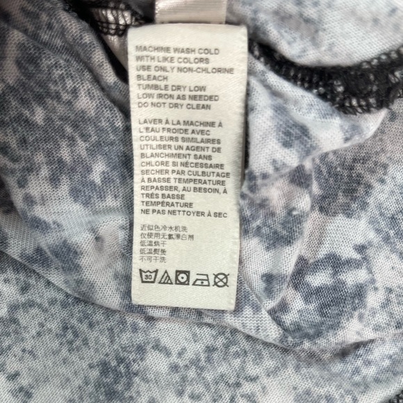 Free People | Tourist Crew Neck Tee Gray Snake Print - Picture 8 of 11